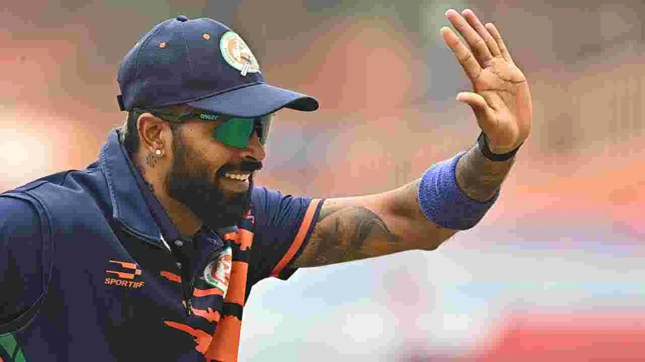 Fans Flock for Hardik Pandya: పాండ్యా కోసం పోటెత్తిన అభిమానం