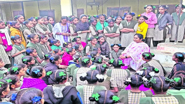 MINISTER SAVITHA: ఐదెకరాల్లో గిరిజన గురుకుల వసతిగృహం