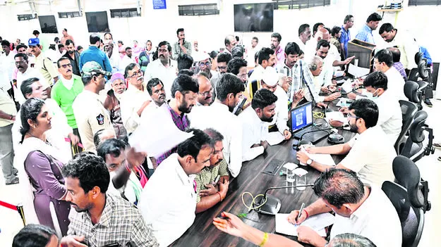 Collecter అర్జీలను త్వరగా పరిష్కరించాలి 