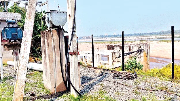 అనుమతులు వెనక్కి