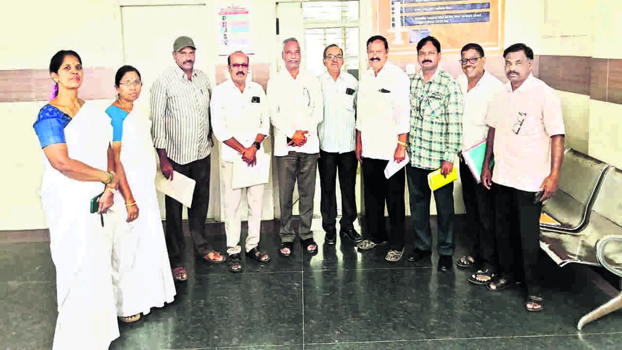 IMMUNISATION: చిన్నారులందరికీ పోలియోచుక్కలు వేయాలి