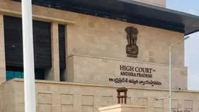 AP Liquor Scam: ఏసీబీ కోర్టు ముందు లొంగిపోవాలంటూ మద్యం స్కాం నిందితులకు హైకోర్టు ఆదేశం