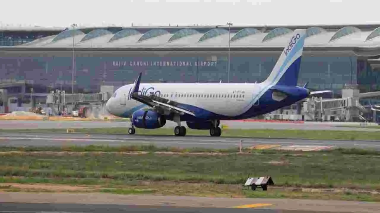 Hyderabad Bomb Threat in Flights: శంషాబాద్ ఎయిర్‌పోర్టులో ఉద్రిక్తత.. మూడు విమానాలకు బాంబు బెదిరింపులు..