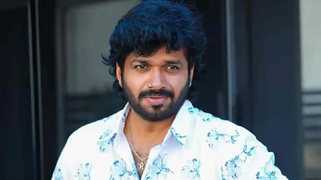Director Anil Ravipudi: దుర్గమ్మను దర్శించుకోవడం ఆనందంగా ఉంది: అనిల్ రావిపూడి