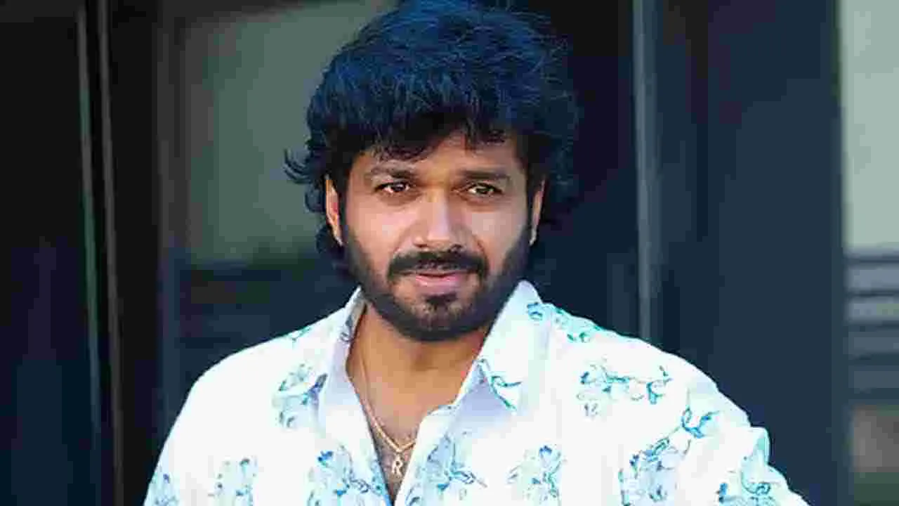 Director Anil Ravipudi: దుర్గమ్మను దర్శించుకున్న డైరెక్టర్ అనిల్ రావిపూడి