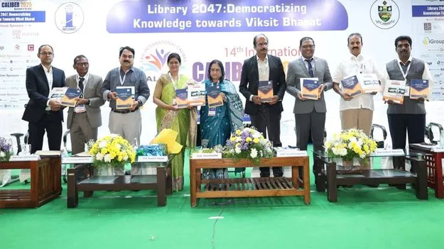 ఉన్నత సమాజ నిర్మాణానికి గ్రంథాలయాలే మార్గం