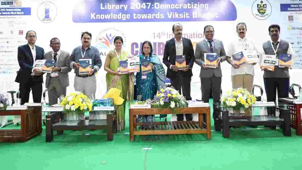 ఉన్నత సమాజ నిర్మాణానికి గ్రంథాలయాలే మార్గం