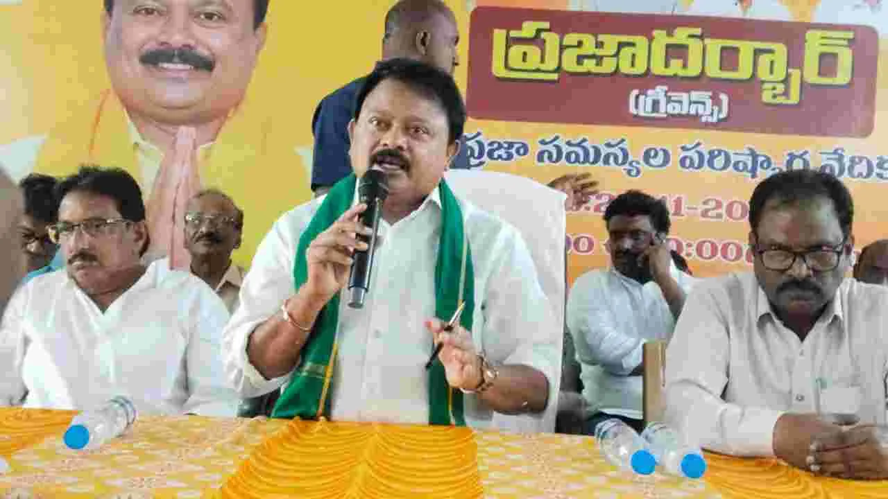 కన్నీళ్లొస్తున్నాయ్‌..!