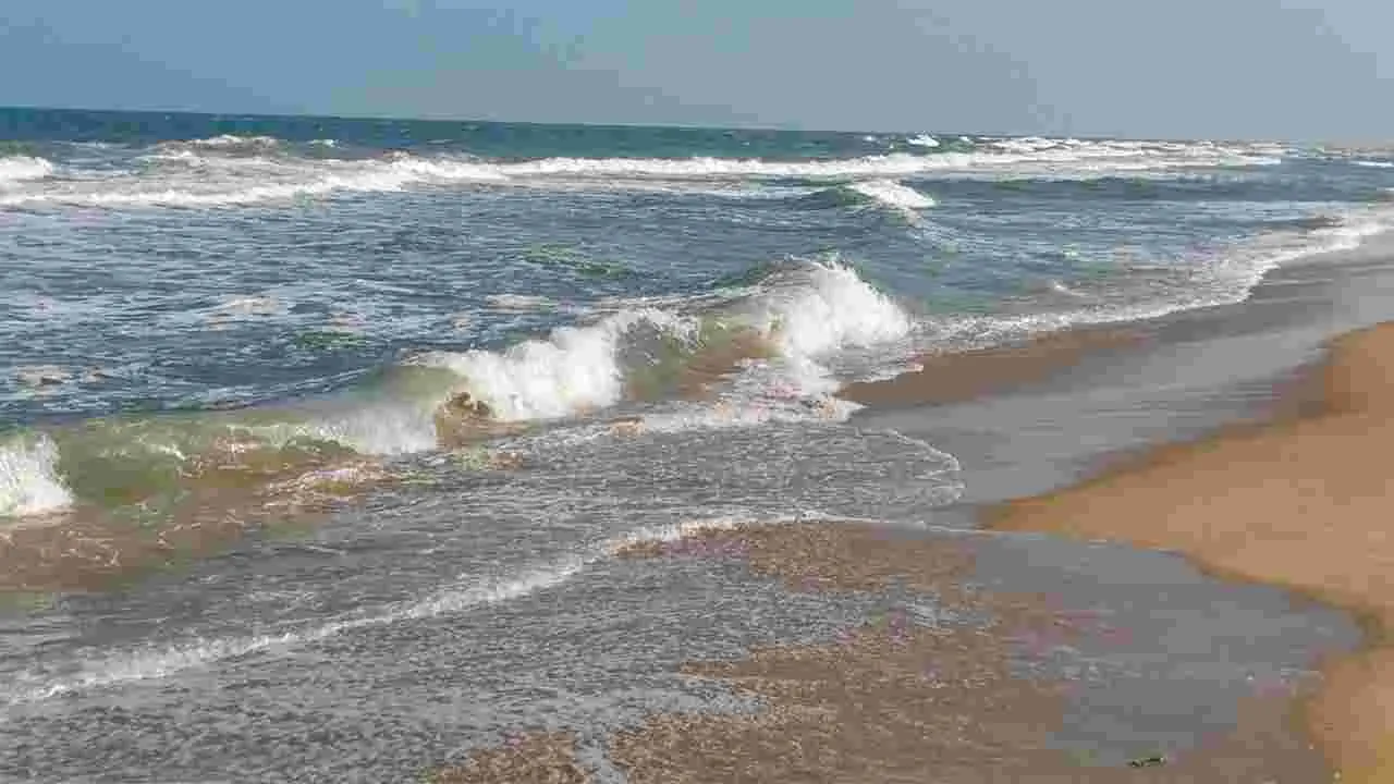 తీరం దిశగా కదులుతున్న దిత్వా