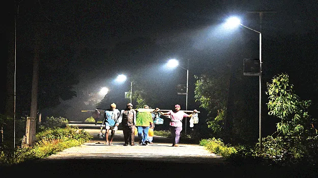 తీరానికి వెలుగులు