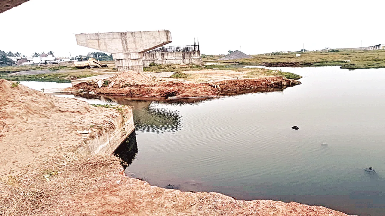 ఉప్పుటేరు వంతెనకు రూ.4 కోట్లు