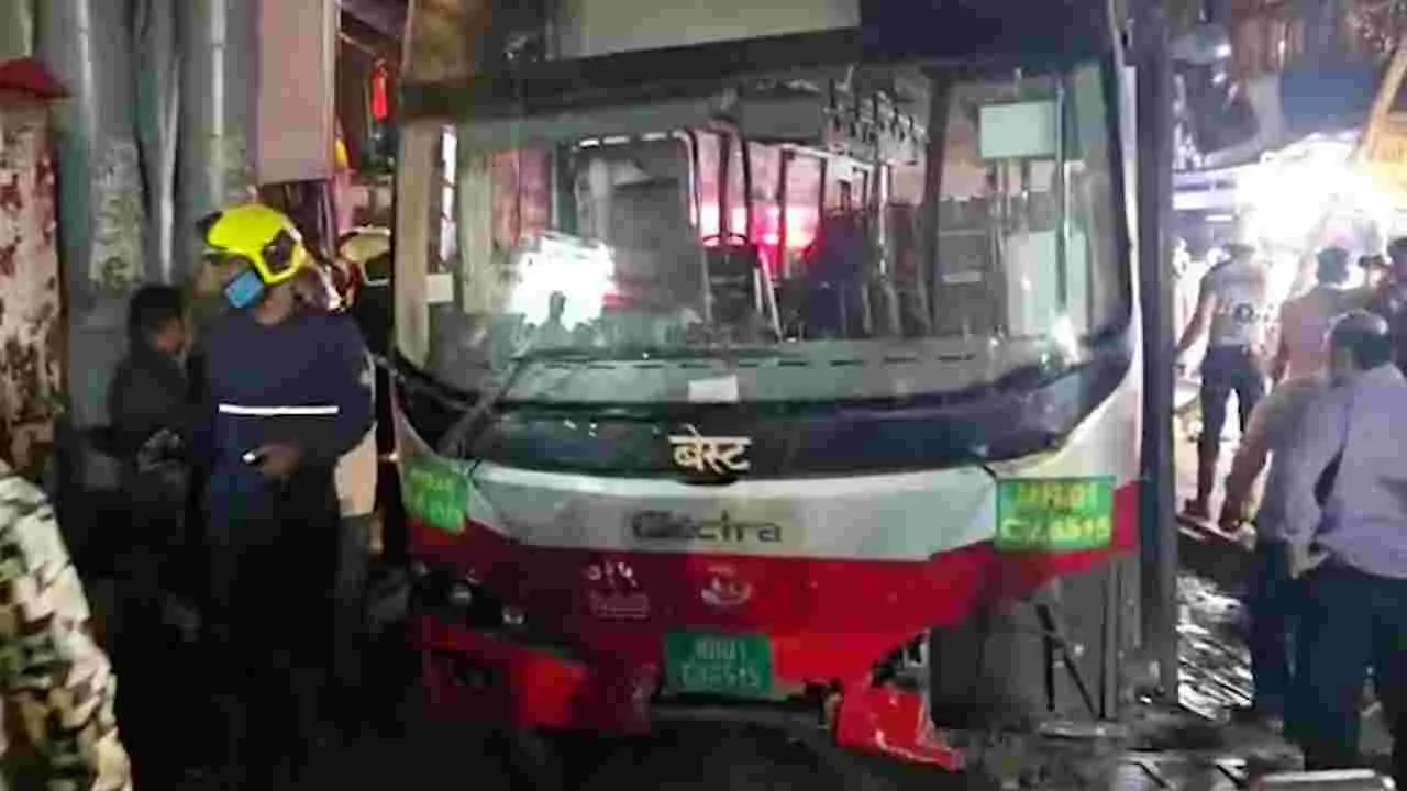 Mumbai Bus Accident: పాదచారులపైకి దూసుకెళ్లిన బస్సు.. నలుగురు దుర్మరణం