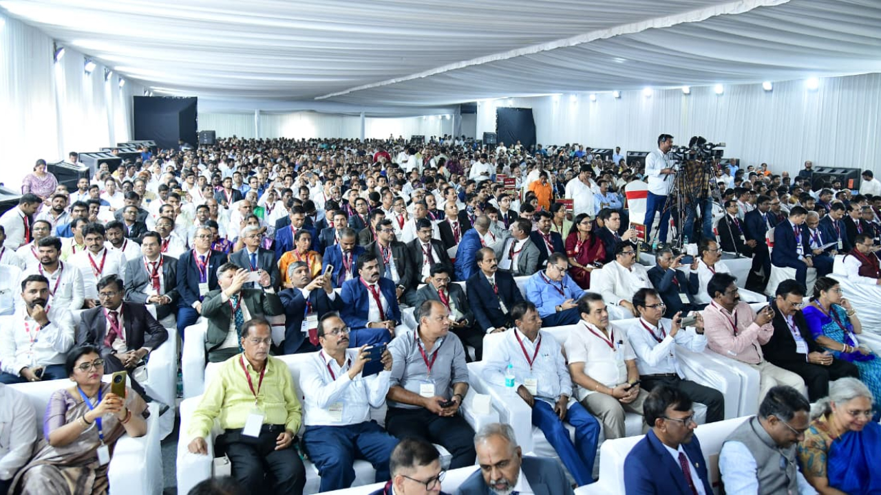 అమరావతిలో 15 బ్యాంకులు, బీమా సంస్థలకు శంకుస్థాపన