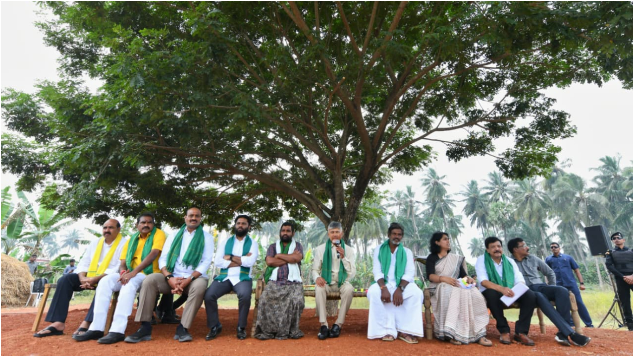 రైతన్నా.. మీకోసం కార్యక్రమంలో సీఎం చంద్రబాబు  