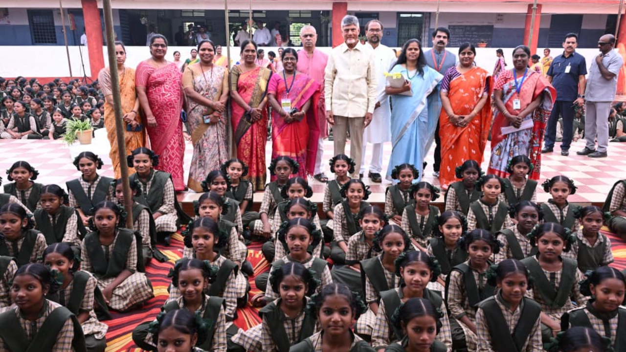 ముస్తాబు కార్యక్రమాన్ని ప్రారంభించిన  సీఎం చంద్రబాబు