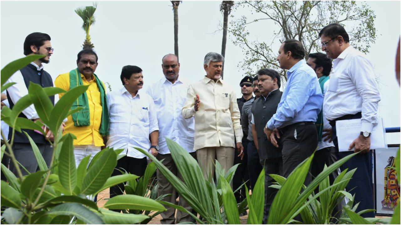 రైతన్నా.. మీకోసం కార్యక్రమంలో సీఎం చంద్రబాబు  