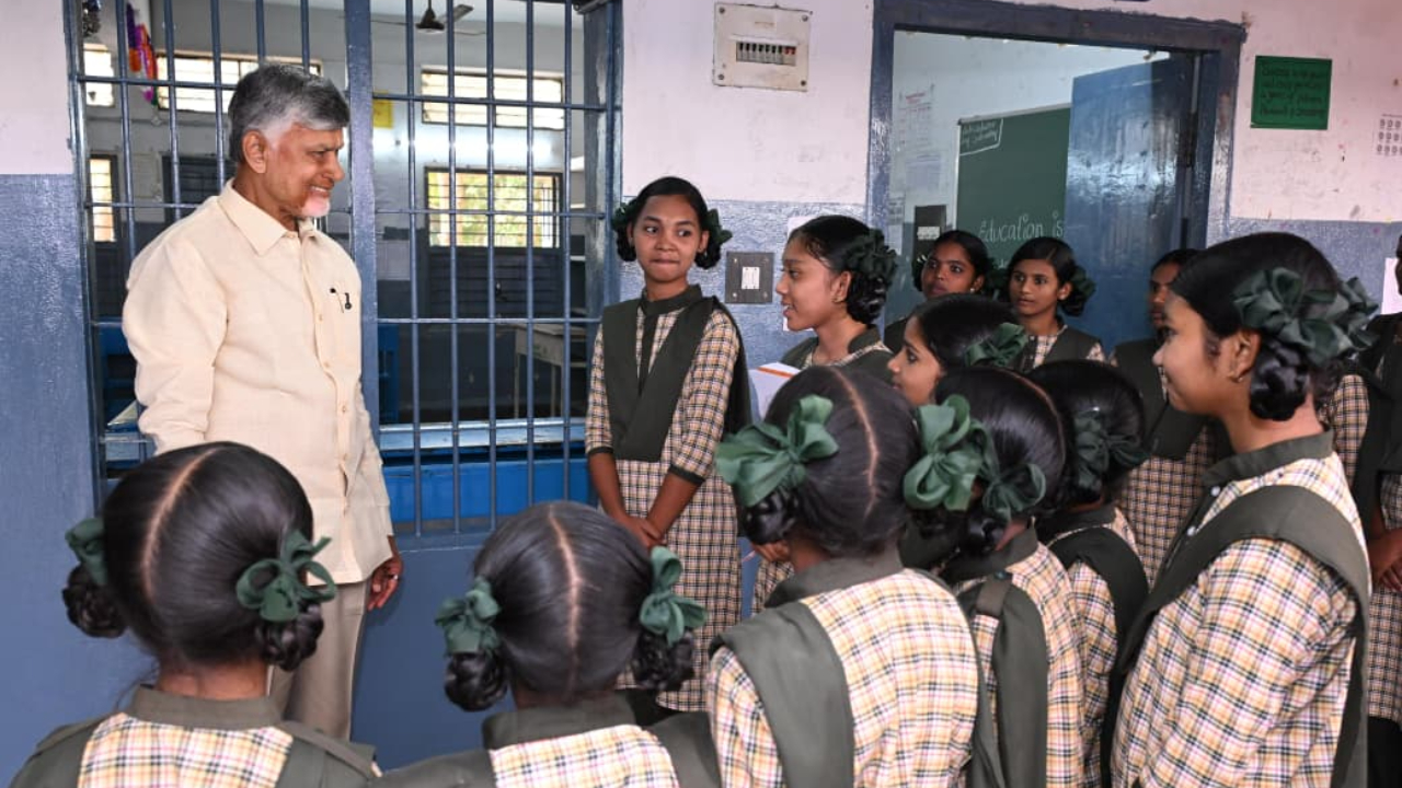 ముస్తాబు కార్యక్రమాన్ని ప్రారంభించిన  సీఎం చంద్రబాబు