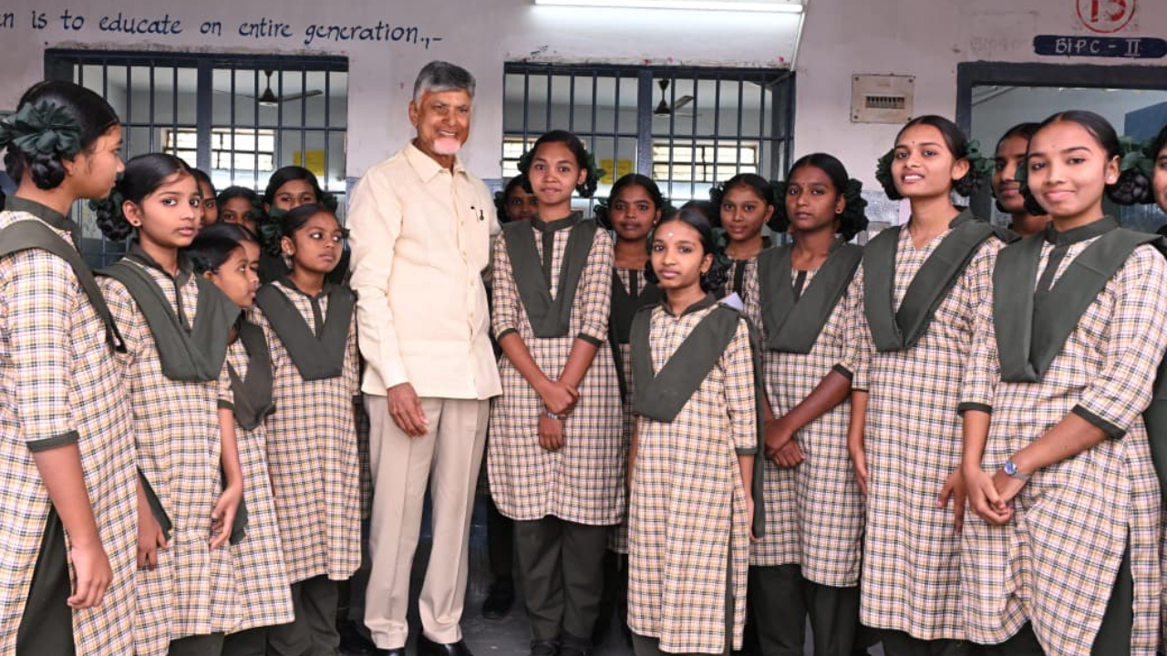 ముస్తాబు కార్యక్రమాన్ని ప్రారంభించిన  సీఎం చంద్రబాబు