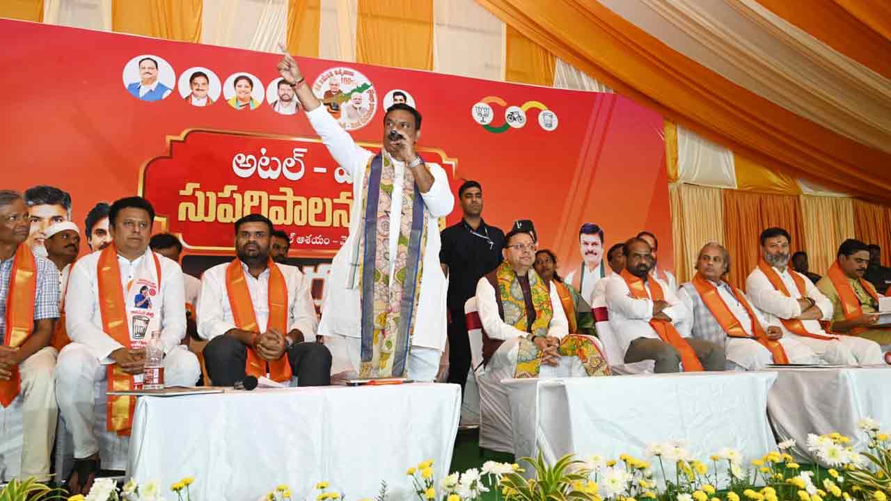 మాజీ ప్రధాని వాజ్‌పేయి విగ్రహాన్ని ఆవిష్కరించిన ఉత్తరాఖండ్ సీఎం ధామీ