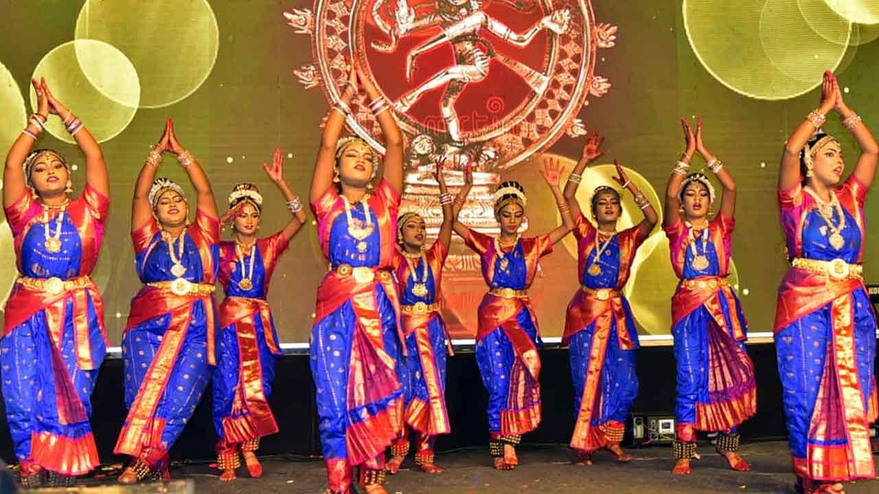 RMC Carnival 2025: రాజమహేంద్రవరంలో ఆర్‌ఎంసి కార్నివాల్ 2025 ప్రారంభం