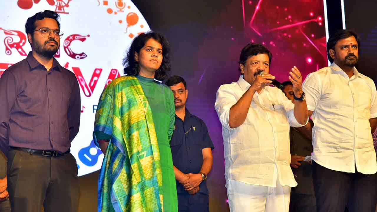 RMC Carnival 2025: రాజమహేంద్రవరంలో ఆర్‌ఎంసి కార్నివాల్ 2025 ప్రారంభం