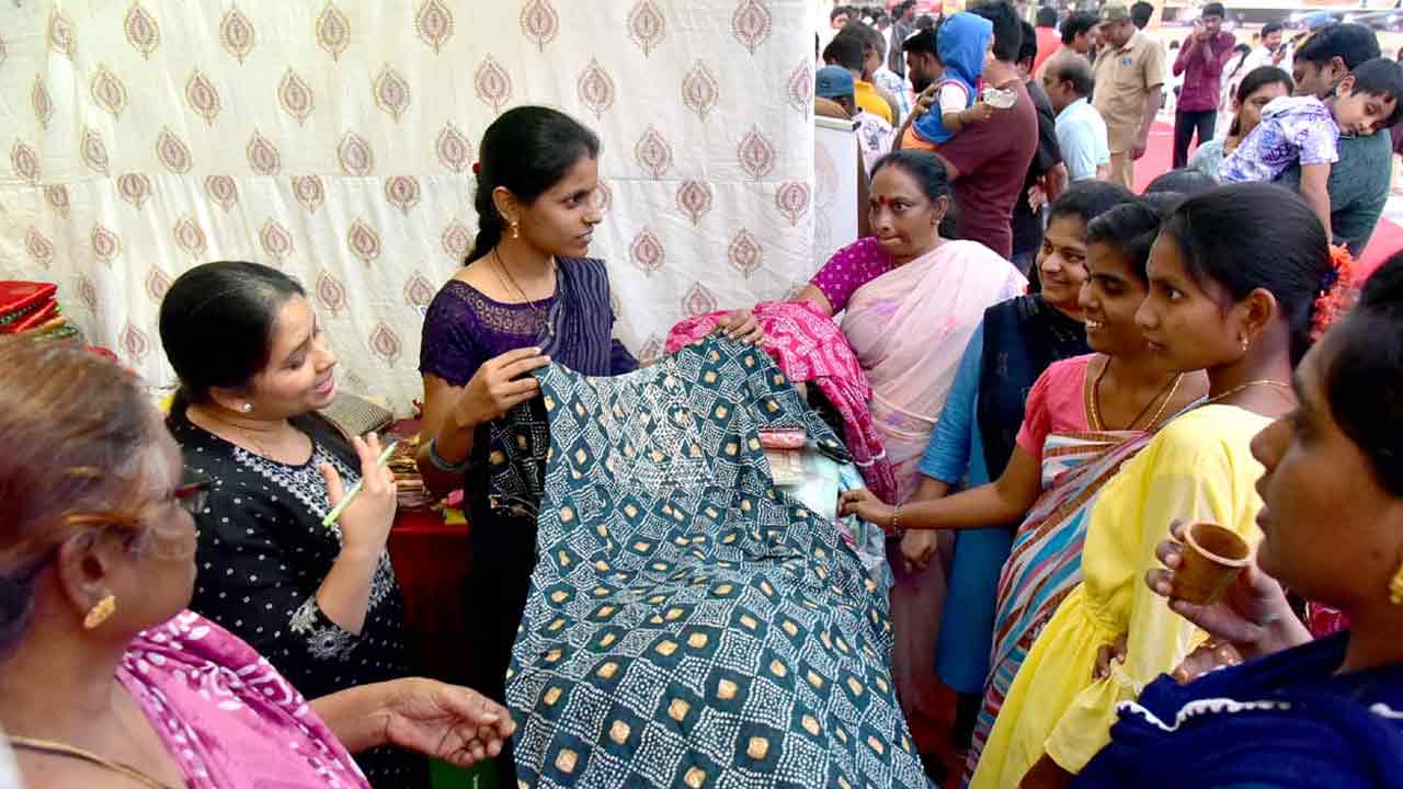 RMC Carnival 2025: రాజమహేంద్రవరంలో ఆర్‌ఎంసి కార్నివాల్ 2025 ప్రారంభం