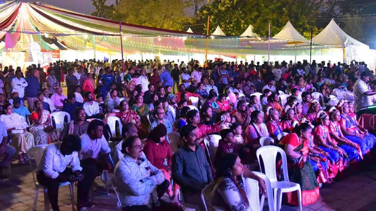 RMC Carnival 2025: రాజమహేంద్రవరంలో ఆర్‌ఎంసి కార్నివాల్ 2025 ప్రారంభం