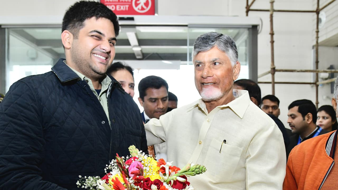 అయోధ్యలో సీఎం చంద్రబాబుకు ఘన స్వాగతం.. 