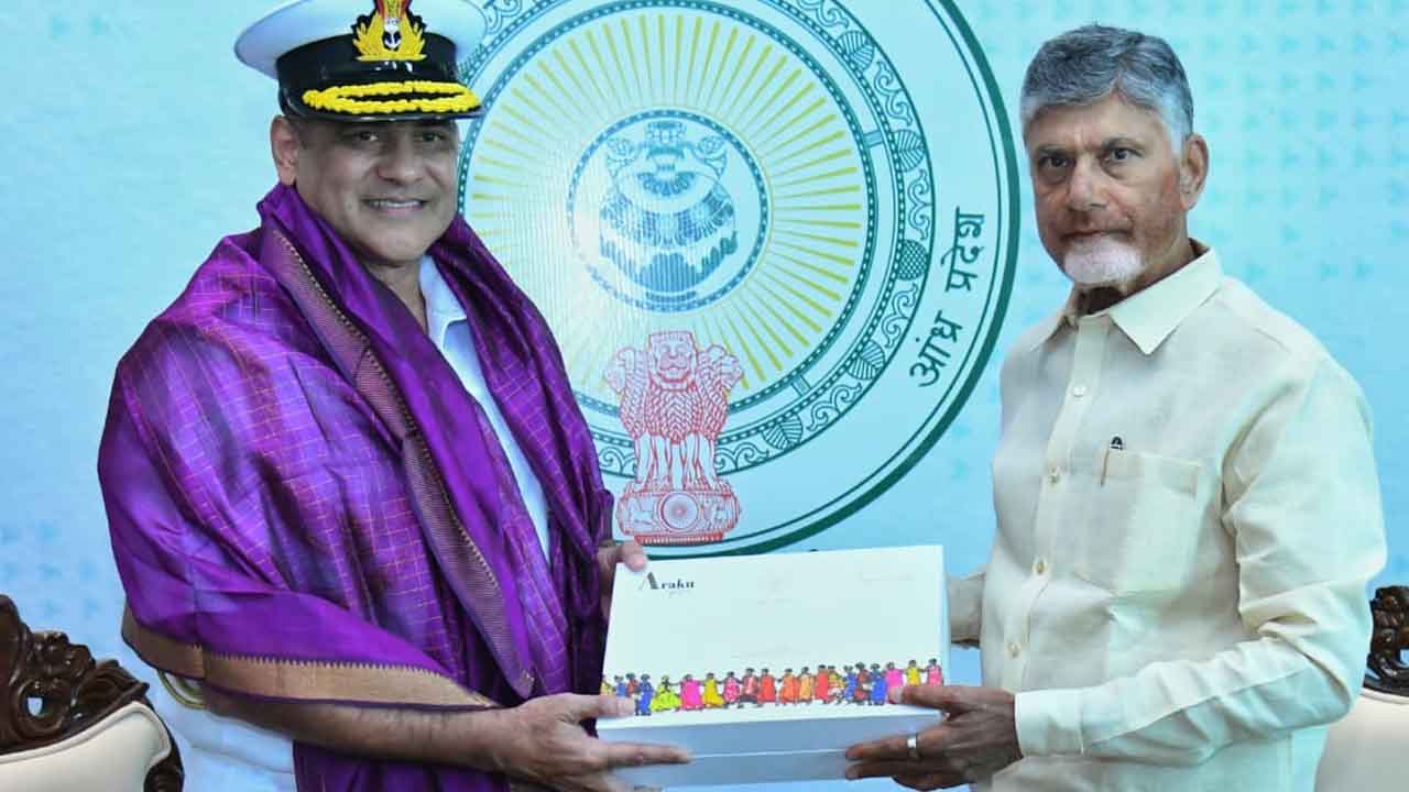 CM Chandrababu: సీఎం చంద్రబాబుతో నావి వైస్ అడ్మిరల్ సంజయ్ భల్లా భేటీ