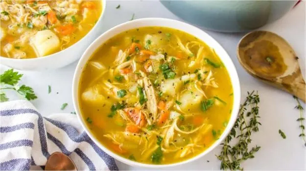 Remedies For Leg Tremors: మీ కాళ్ళు వణుకుతున్నాయా? ఈ 3 సూప్‌లతో తక్షణ ఉపశమనం.!