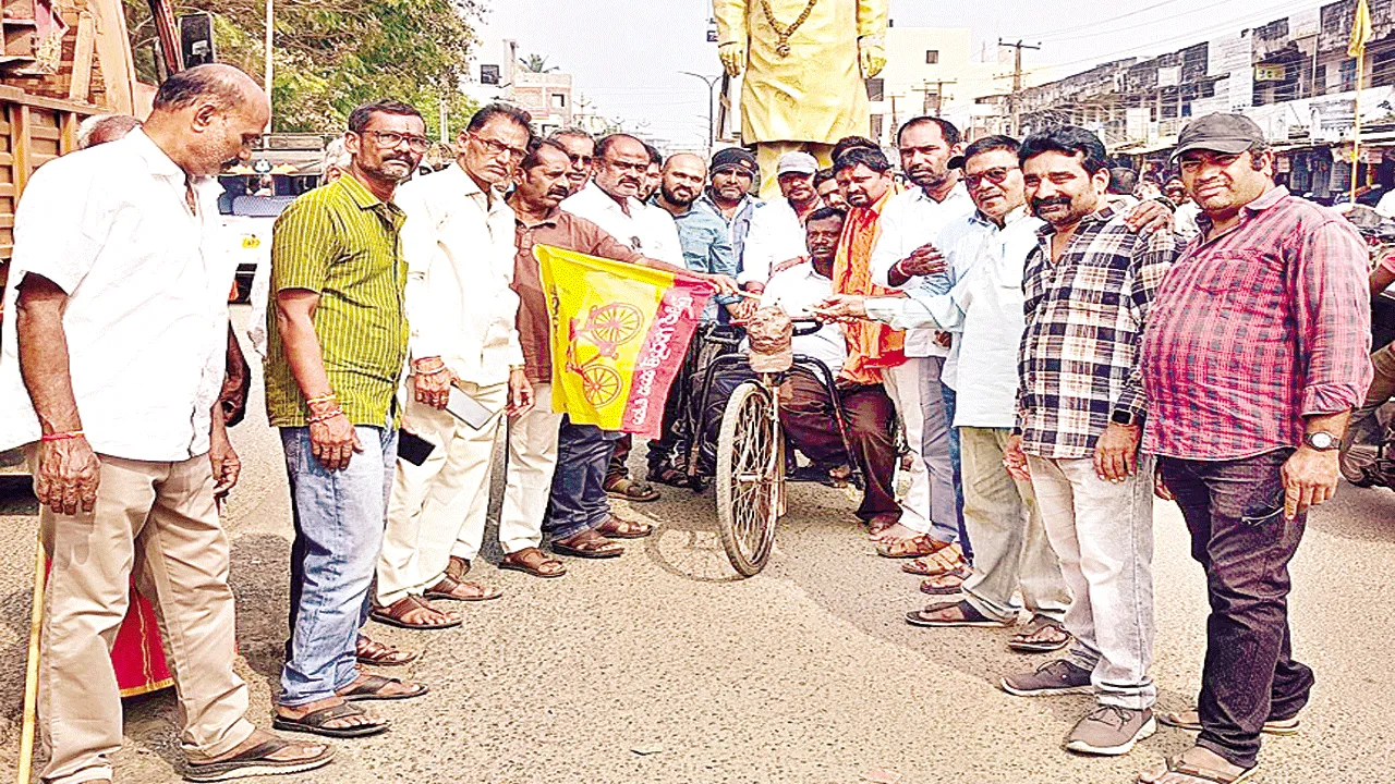 ఇచ్ఛాపురం టు తిరుపతి సైకిల్‌ యాత్ర