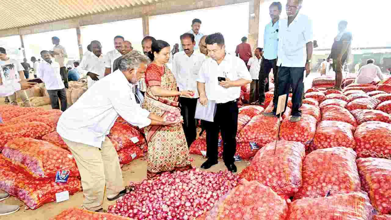   కష్టాలూ.. నష్టాలూ  