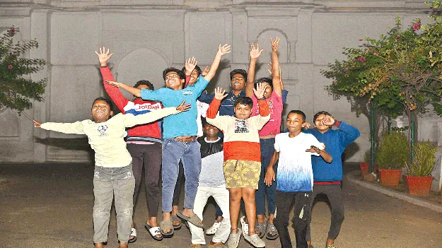 happy new year సందడే సందడి