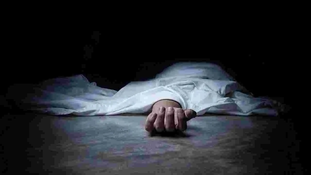 Wife and Lover Kill Husband: దారుణం.. ప్రియుడితో కలిసి భర్తను హత్య చేసిన భార్య