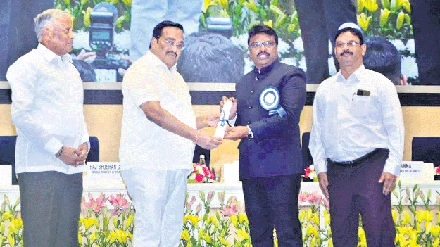 వాటర్‌ షెడ్‌ పనుల్లో వావ్‌!