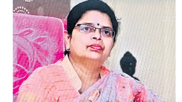 డీఈవోగా రేణుక 