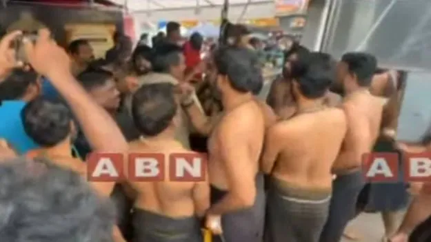 Sabarimala Telugu Devotee Attack: పళనిలో తెలుగు భక్తుడిపై దాడి..