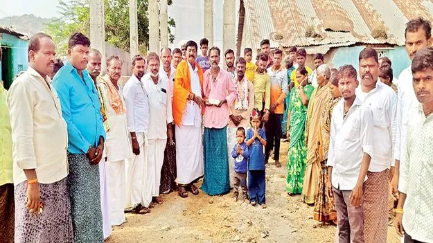 ఆలయ నిర్మాణానికి విరాళం  