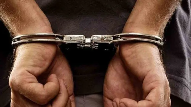 AP Police: మద్యం మత్తులో పోలీసులపై ఎదురుదాడి.. మందుబాబుల అరెస్ట్