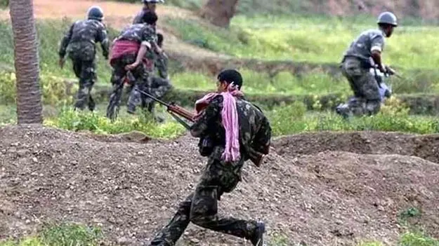Chhattisgarh Maoist Encounter: బీజాపూర్ జిల్లాలో ఎన్ కౌంటర్.. మావోయిస్ట్ మృతి