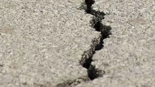 Earthquake In Gujarat: భూ ప్రకంపనలు.. భయంతో ఇళ్ల నుంచి జనం పరుగు