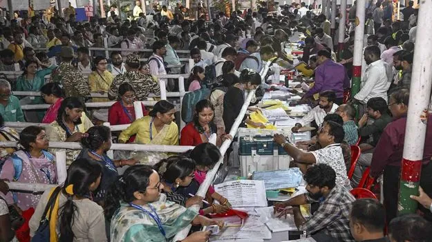 Kerala And Chhattisgarh Electoral Rolls: కేరళలో 24, ఛత్తీస్‌గఢ్‌లో 27 లక్షల ఓట్ల తొలగింపు