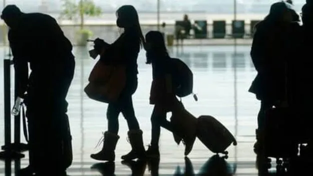 Indian Citizenship: భారత్‌ నుంచి పెరుగుతున్న శాశ్వత వలసలు.. ఏటా 2 లక్షల మందికి పైగా... 