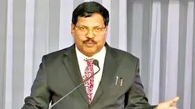 Ex-CJI Gavai leaves Car: అధికారిక కారును వదిలి.. రాష్ట్రపతి భవన్ వీడిన మాజీ సీజేఐ