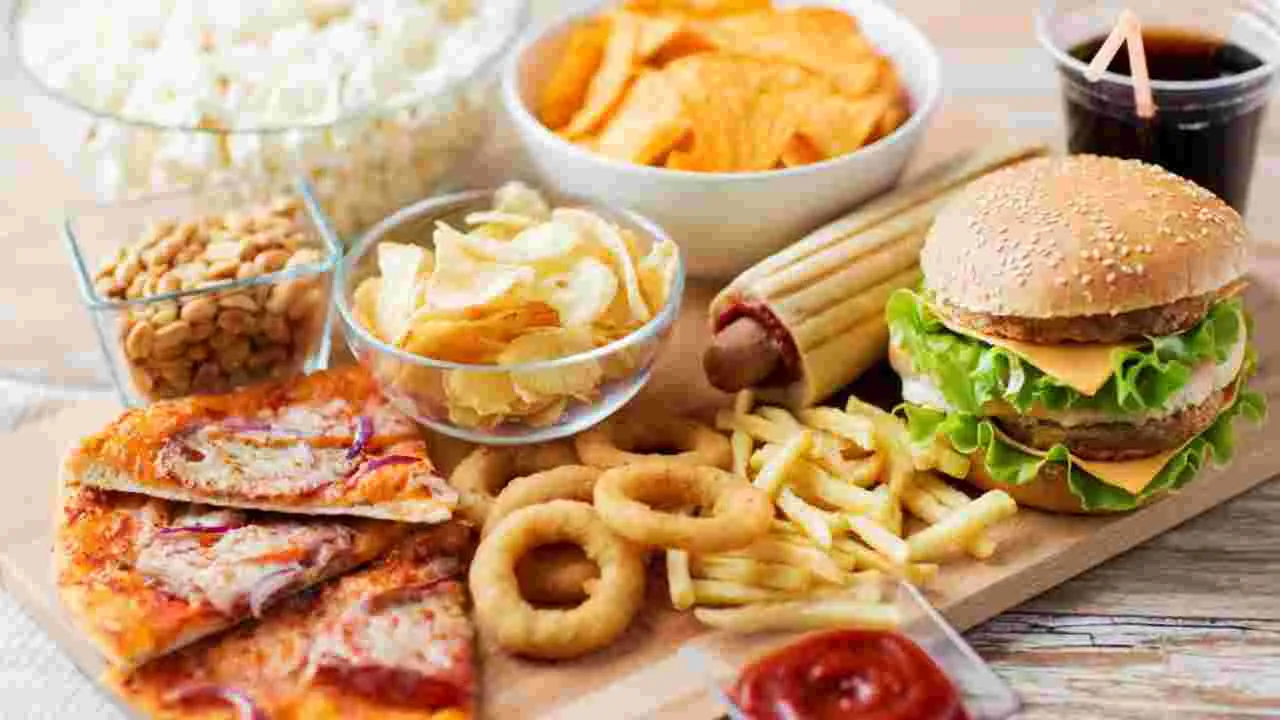 Foods to Avoid in Winter:  శీతాకాలంలో ఈ ఆహారాలకు దూరంగా ఉండండి..