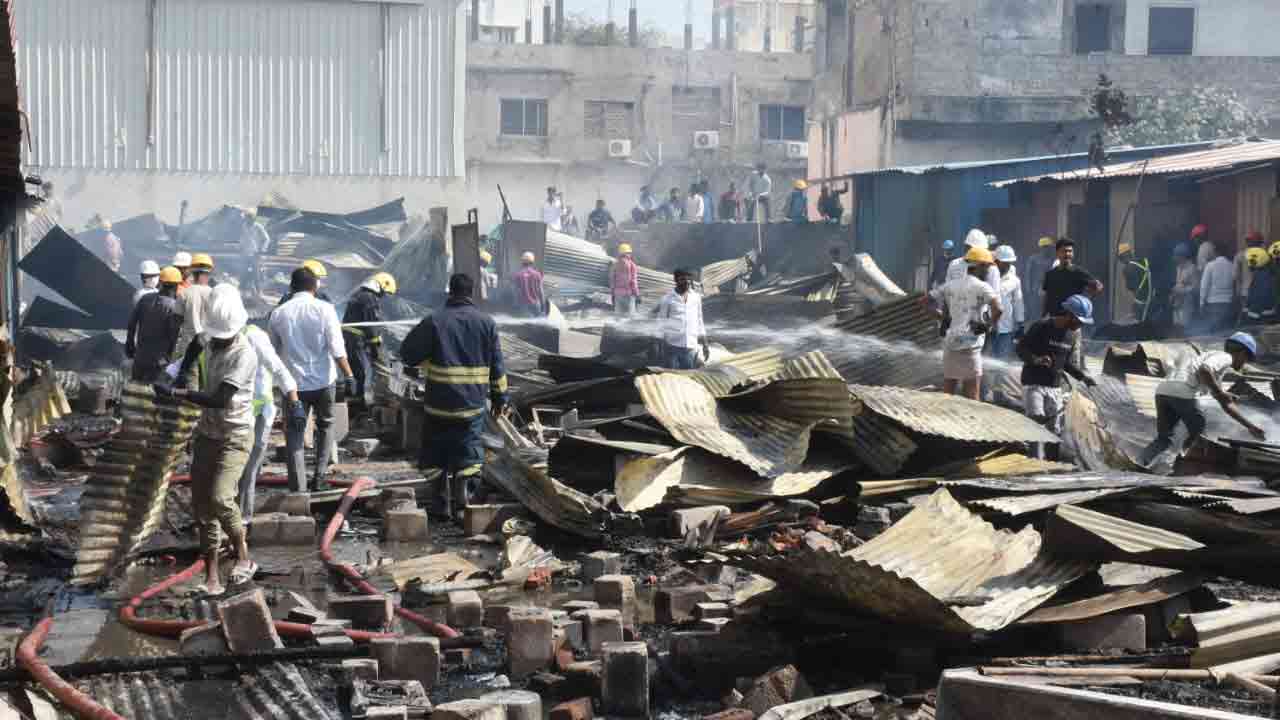 చందానగర్ పోలీస్ స్టేషన్ పరిధిలో భారీ అగ్నిప్రమాదం..