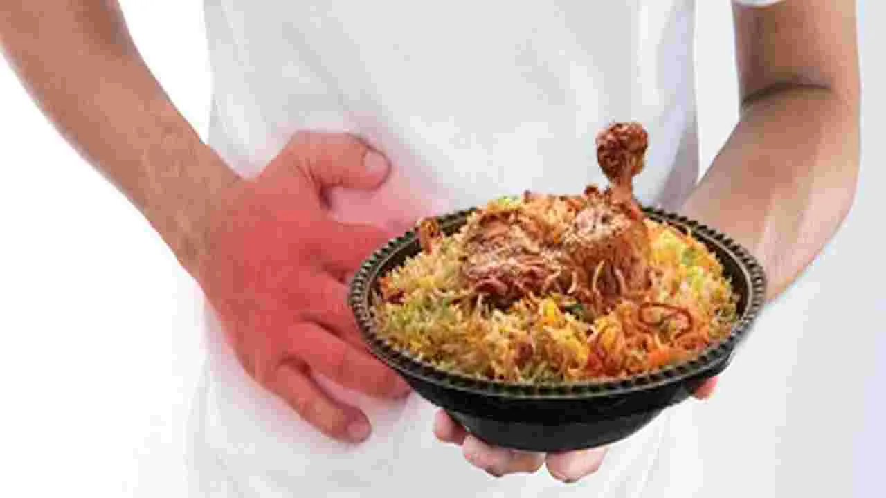 Food Poison at Uppada: ఉప్పాడ తీర ప్రాంతంలో ఫుడ్ పాయిజన్.. 8 మందికి అస్వస్థత