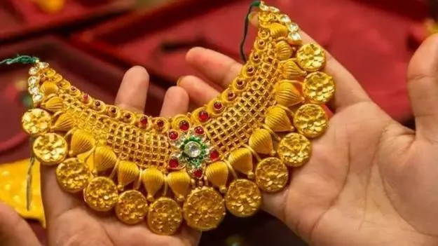 Gold, Silver Rates on Dec 17: వామ్మో.. వెండి.. ఒక్క రోజులోనే మరీ ఇంతలా