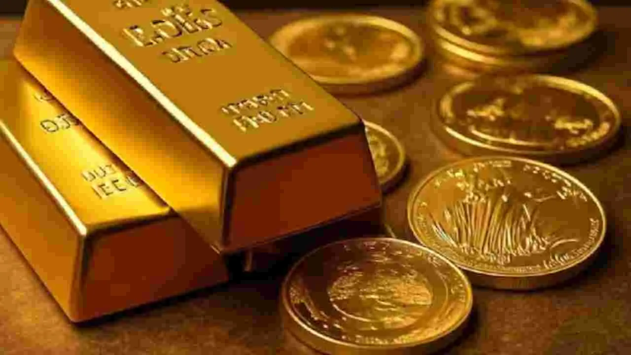 Gold Prices on Dec 15: బంగారం కొనాలనుకుంటే షాకే.. రూ.2 లక్షల మార్కు దాటిన వెండి