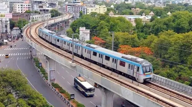 Outer Ring Road HMRL Expansion: ఔటర్ చుట్టూరా.. మెట్రో నిర్మిస్తే ఎంతో ప్రయోజనం